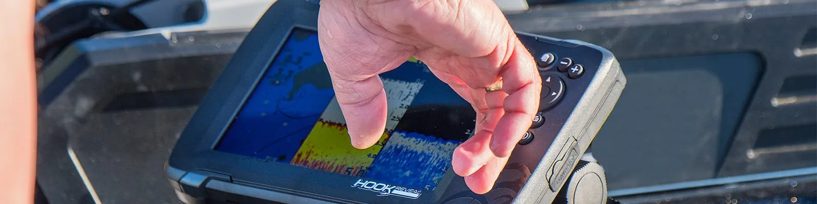 Удобное меню Lowrance HOOK Reveal